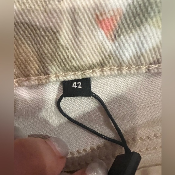 THE KOOPLES PRINTED BOYFRIEND JEANS Color is Ecru Size 42 FR/ 10 US NWT - Picture 15 of 15